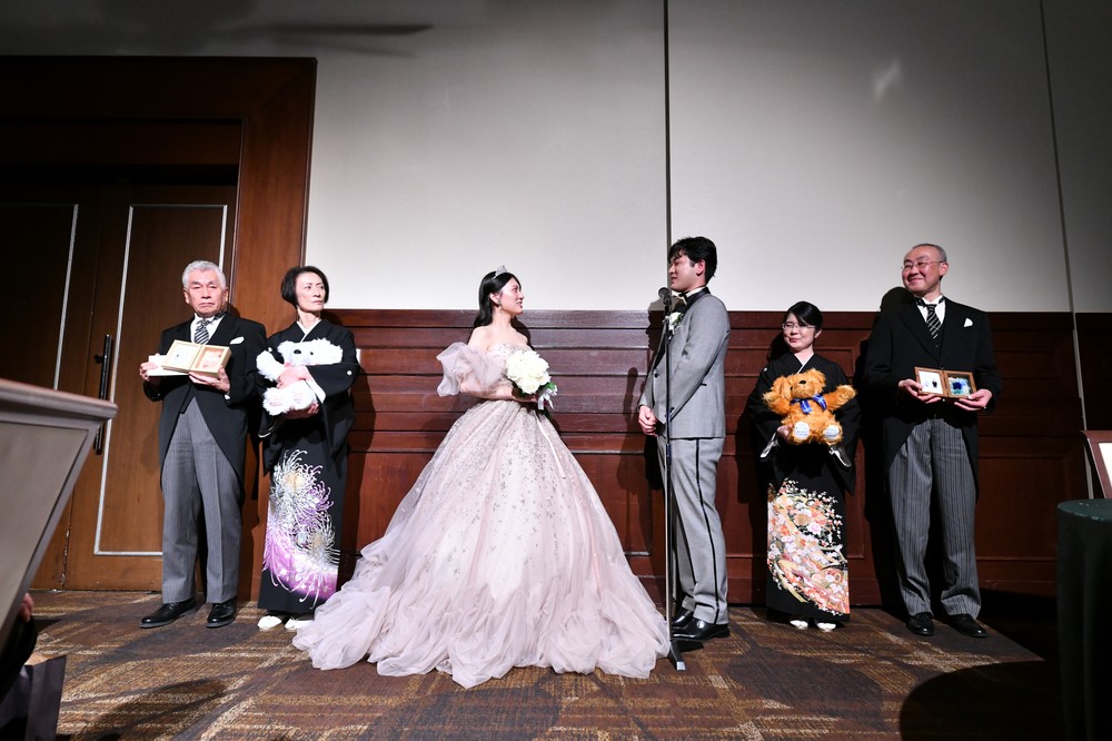 想いを贈り合う　心温まる秘密のサプライズウエディング